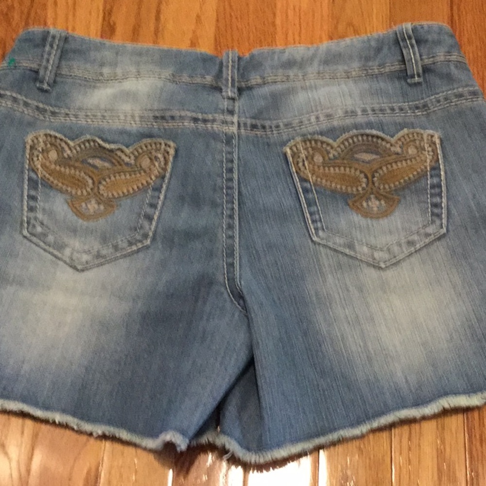 💙🔷 Mossimo Supply Co.~~Fringed Denim Shorts 🔷💙